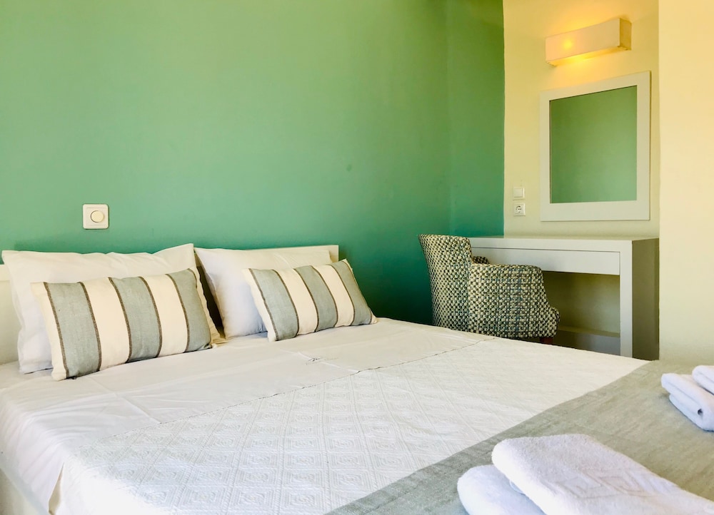 Thera Mare Resort 6/56