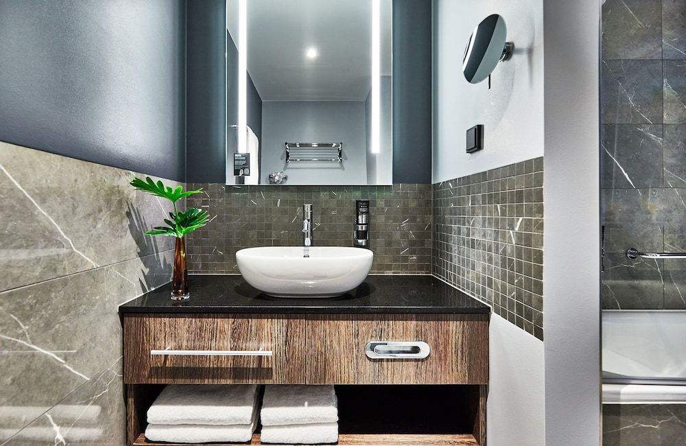 Nyx, Junior Suite, Queen Bed، Nyx Hotel Warsaw By Leonardo Hotels 4/6