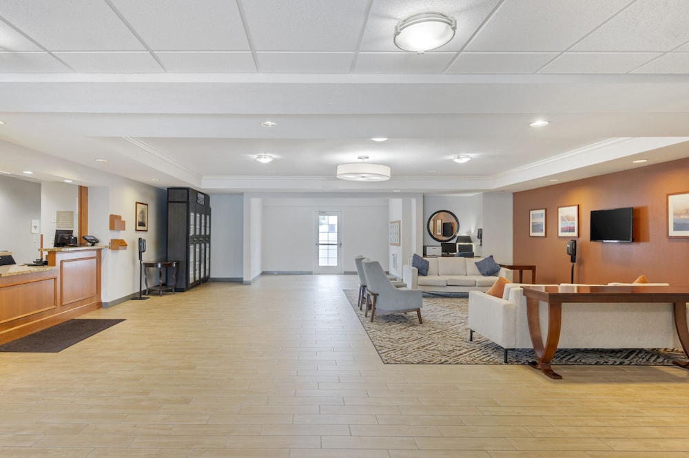 Candlewood Suites Indianapolis East 32/52