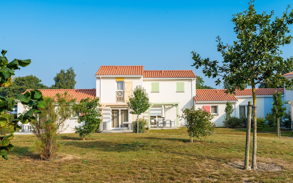 Lagrange Vacances Le Village De La Mer 44/49