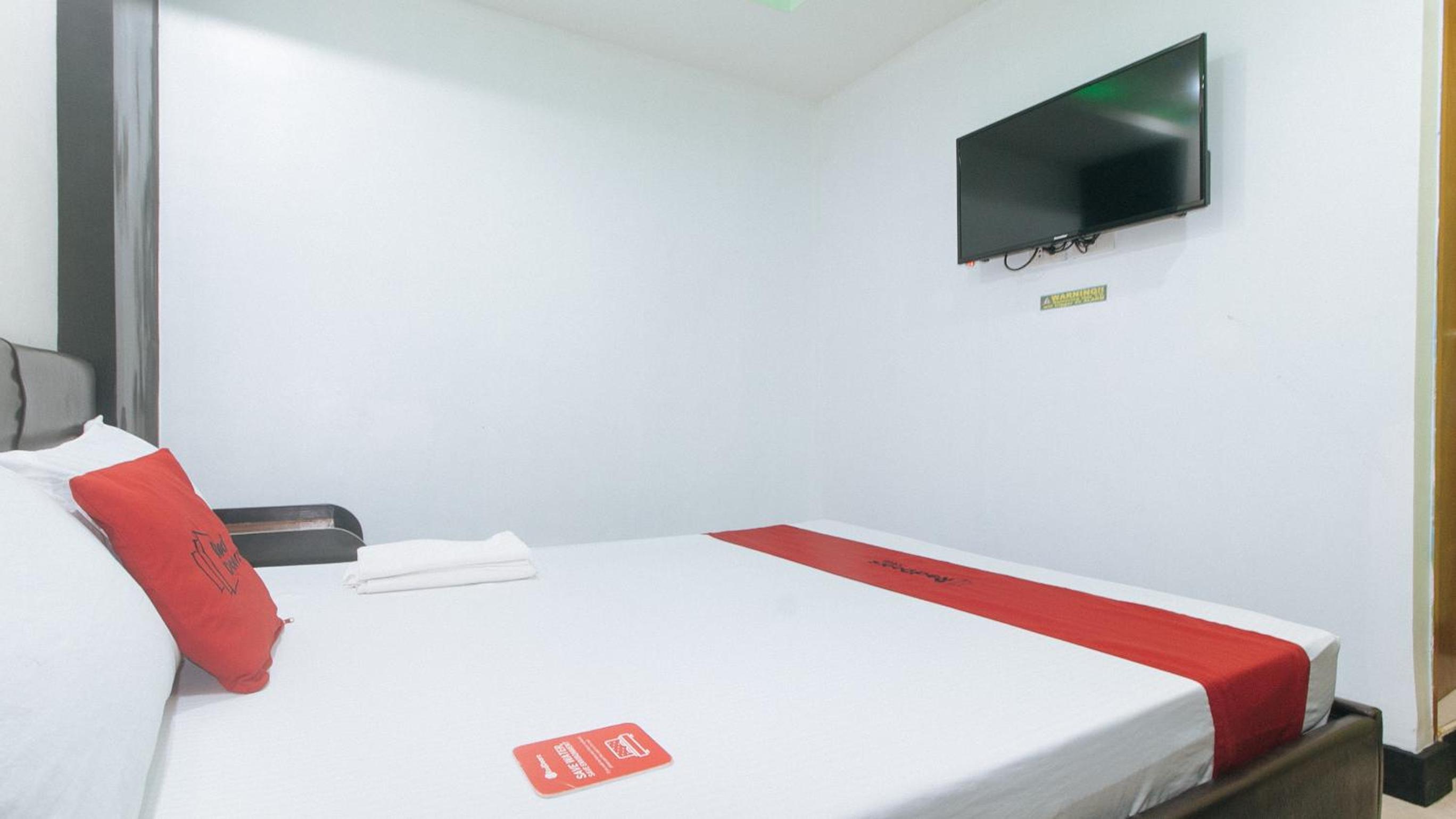 OYO 717 Ranchotel Bayanan 18/50