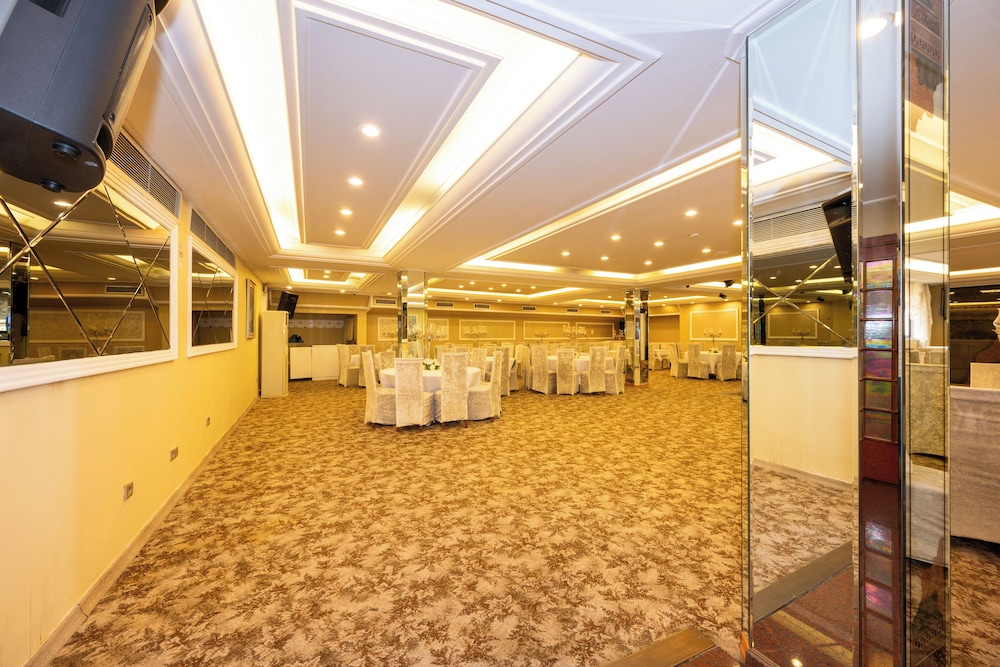 Grand Anka Hotel 10/68