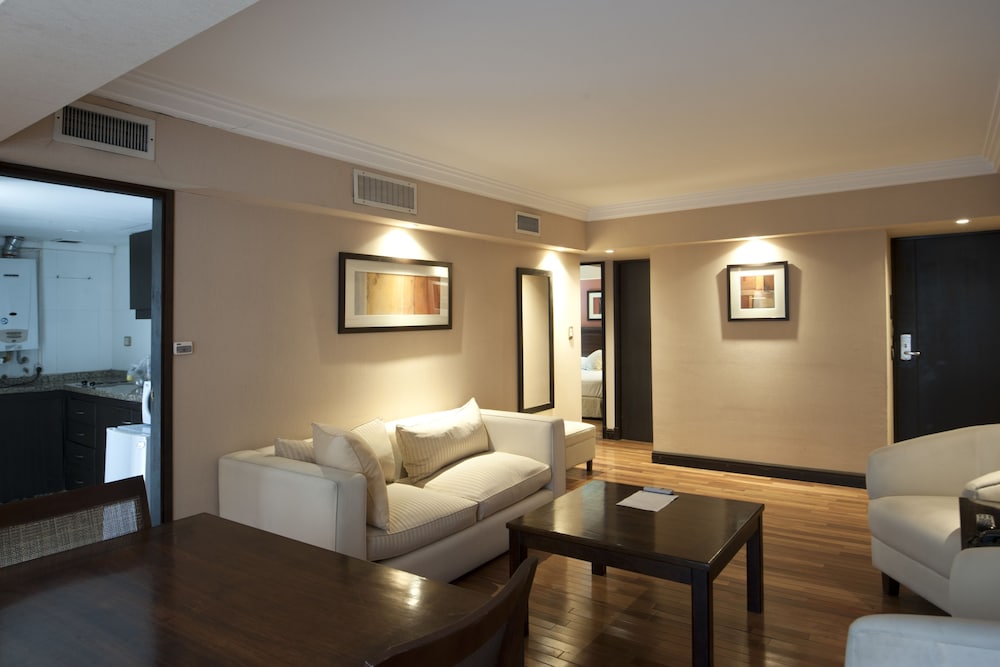 Premium Tower Suites 33/50