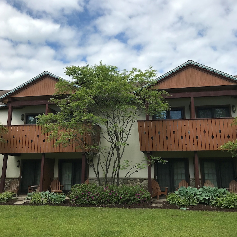 The Inn at Holiday Valley 4/50