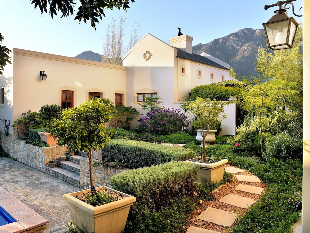 Petit Plaisir Cottage 37/47