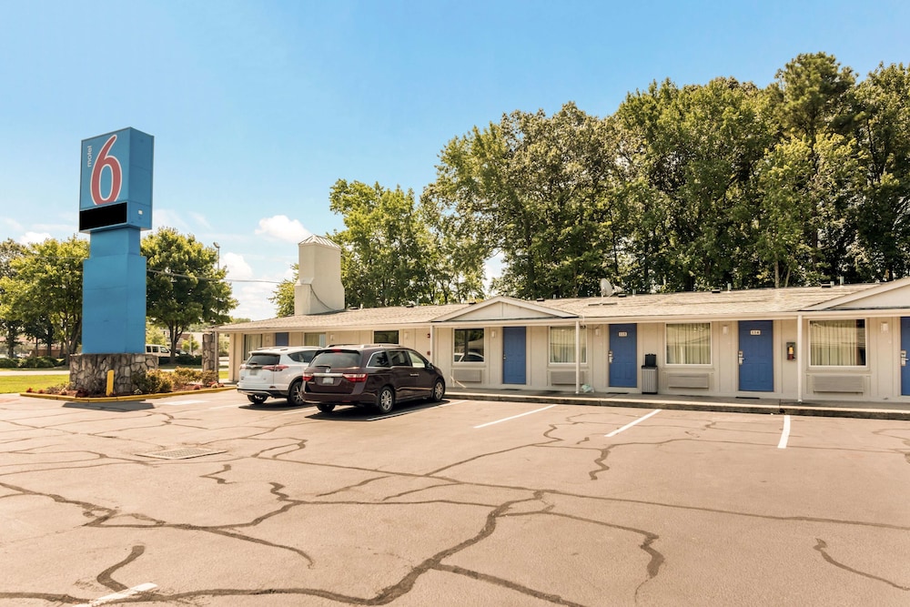 Motel6 Newport News, VA in NEWPORT NEWS - VA