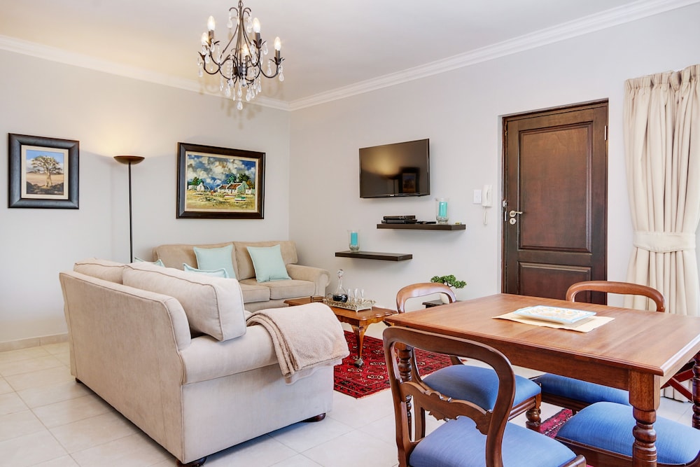 Bluegum Hill Guesthouse Apartments 20/35