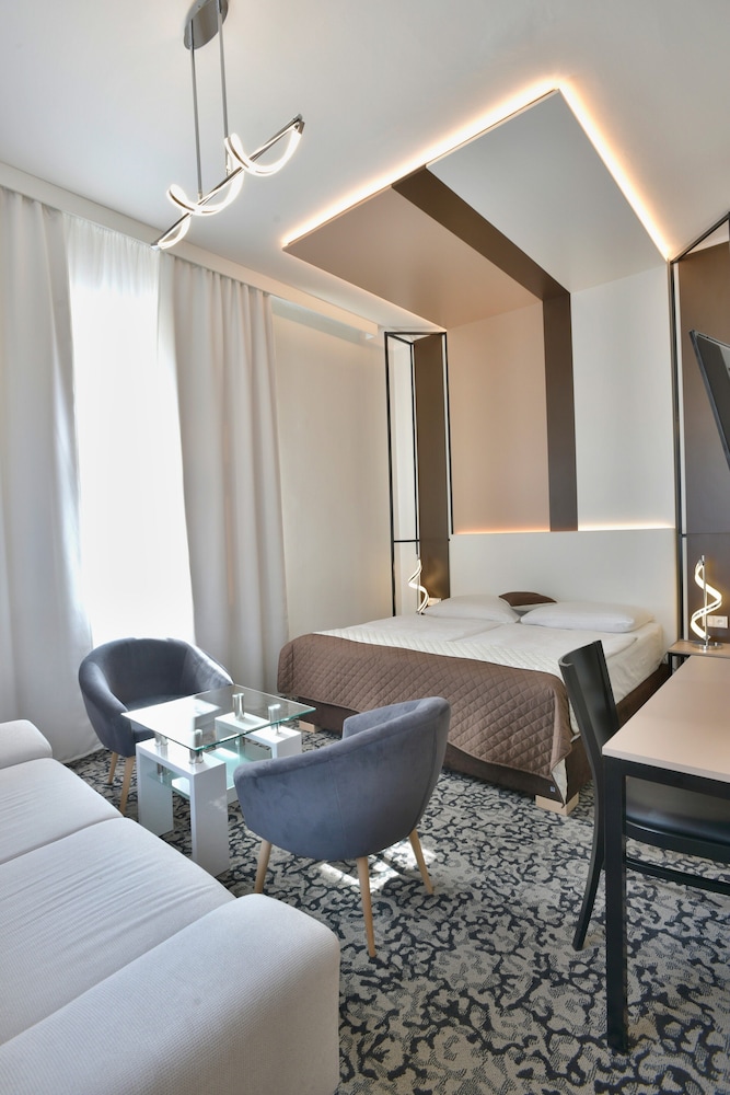 Hotel Machova 18/50