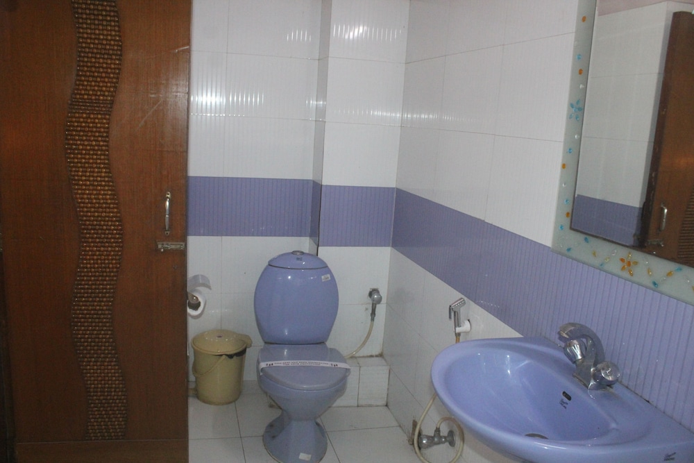 Hotel Heera 9/37