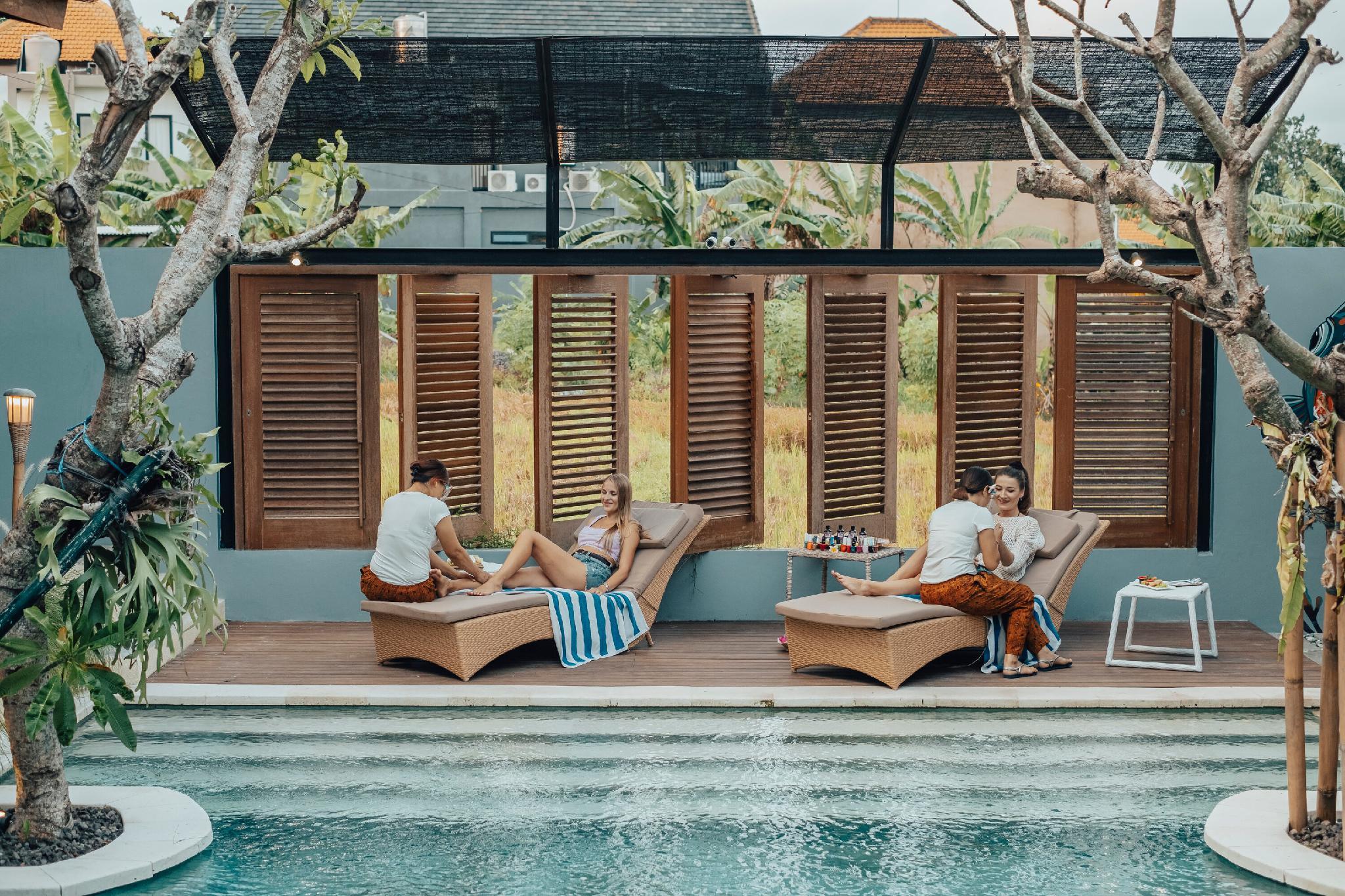 Amolas Canggu Villa Balinese Muralism 1/19