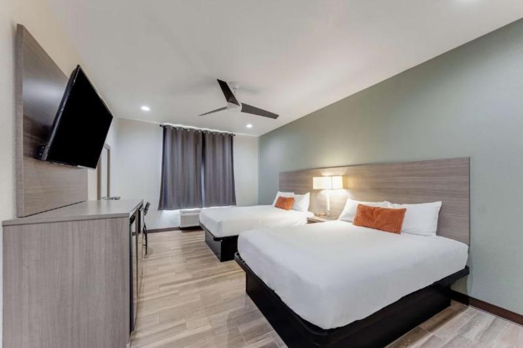 Room, 2 Queen Beds, Smoking