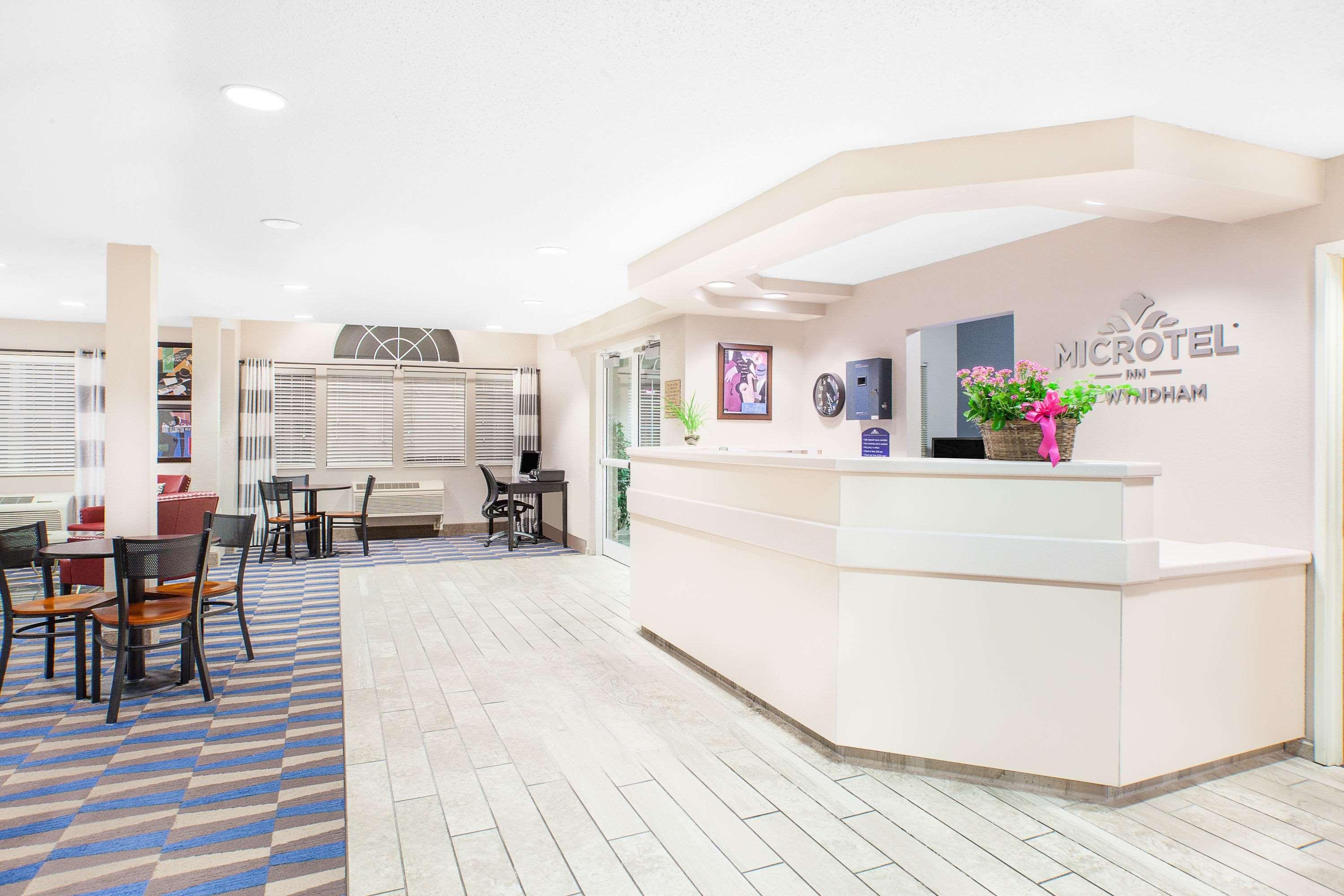 Microtel Inn & Suites By Wyndham Clear Lake 5/25