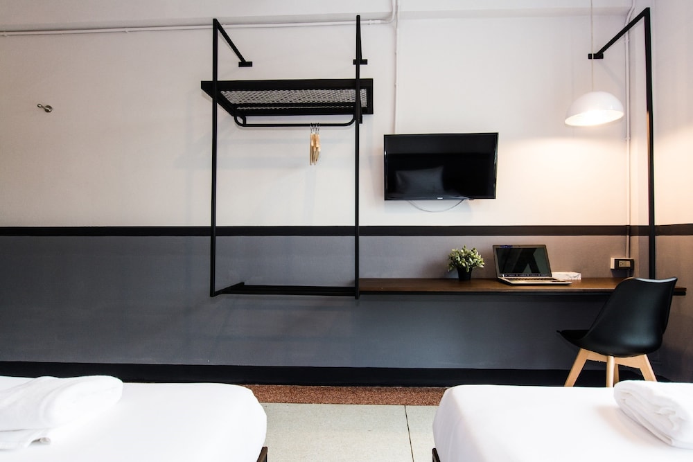 B Y Hotel Kanchanaburi 30/63