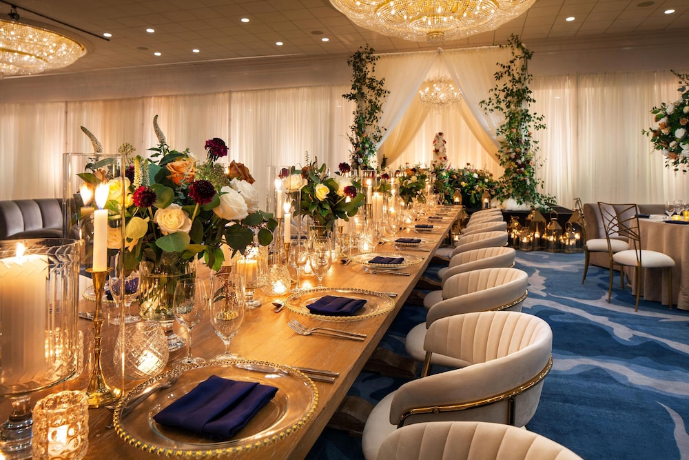 The Westin Oaks Houston at the Galleria 55/58