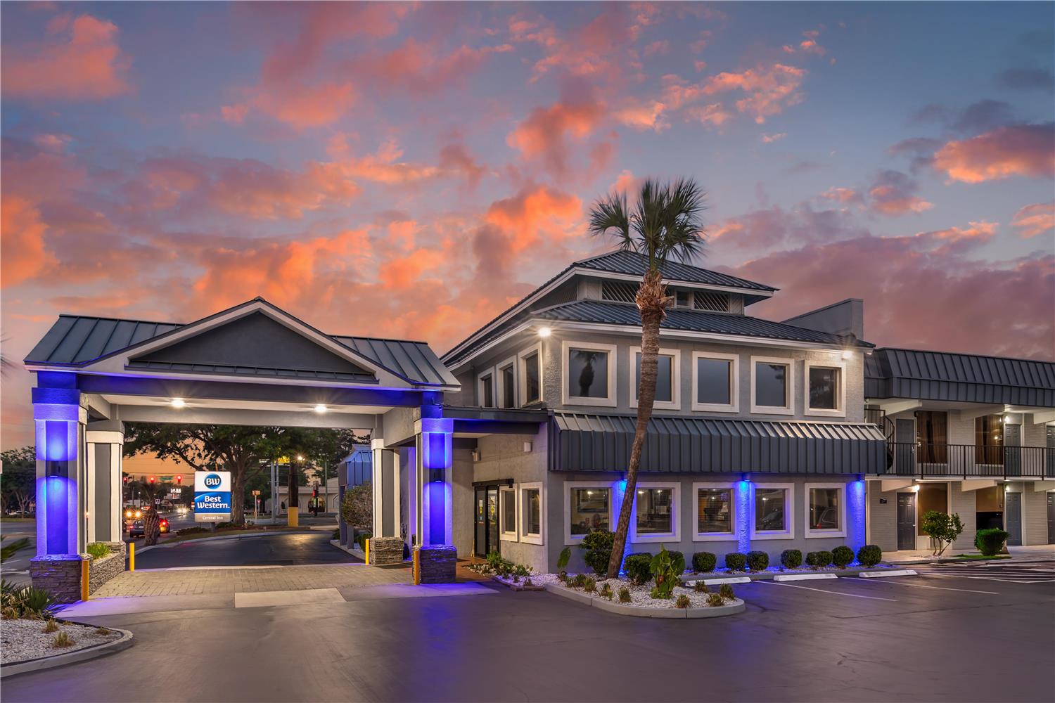 Best Western Central Inn 1/14