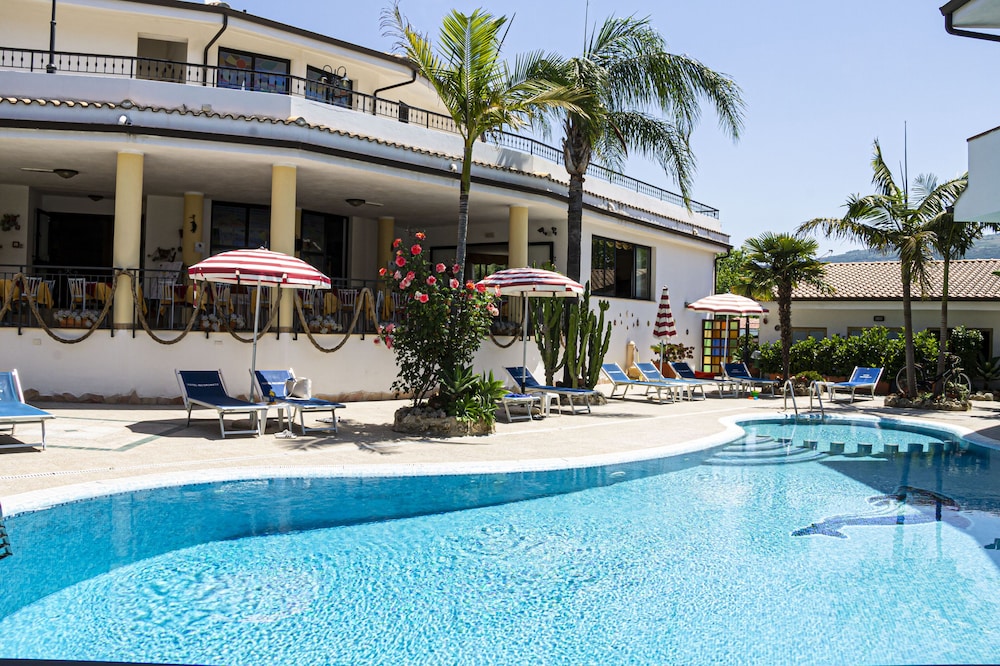 Hotel L’Ancora in RICADI