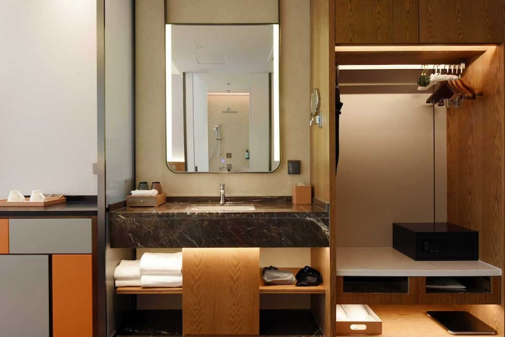 Novotel Jinan Airport 24/28