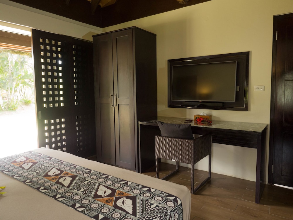 Uprising Beach Resort 26/72