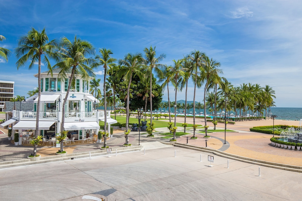 AMBASSADOR CITY JOMTIEN - OCEAN WING 37/50