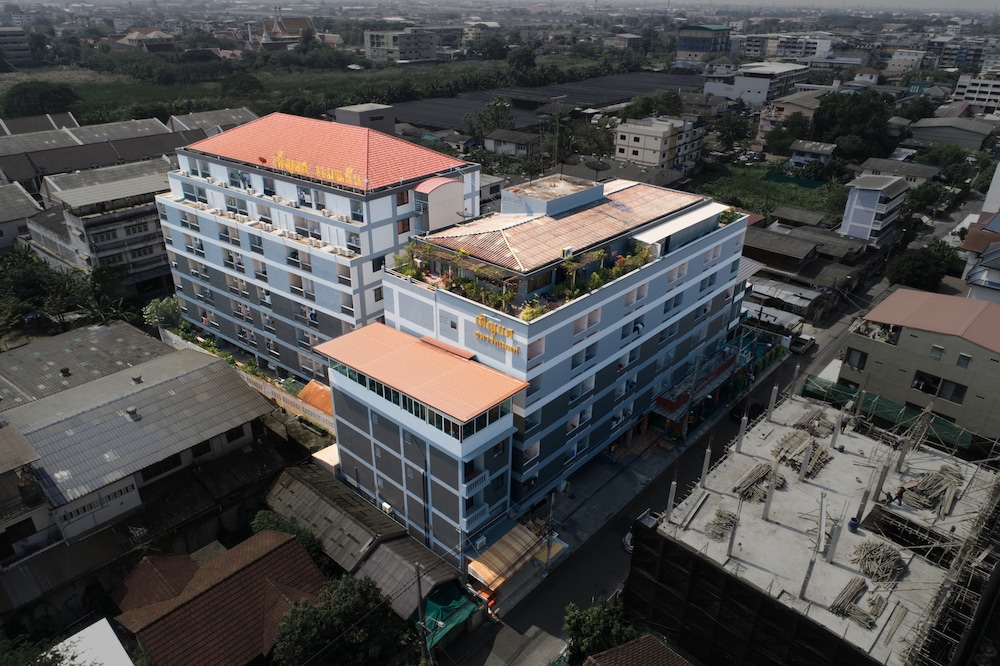 Penyos Residence 3/73