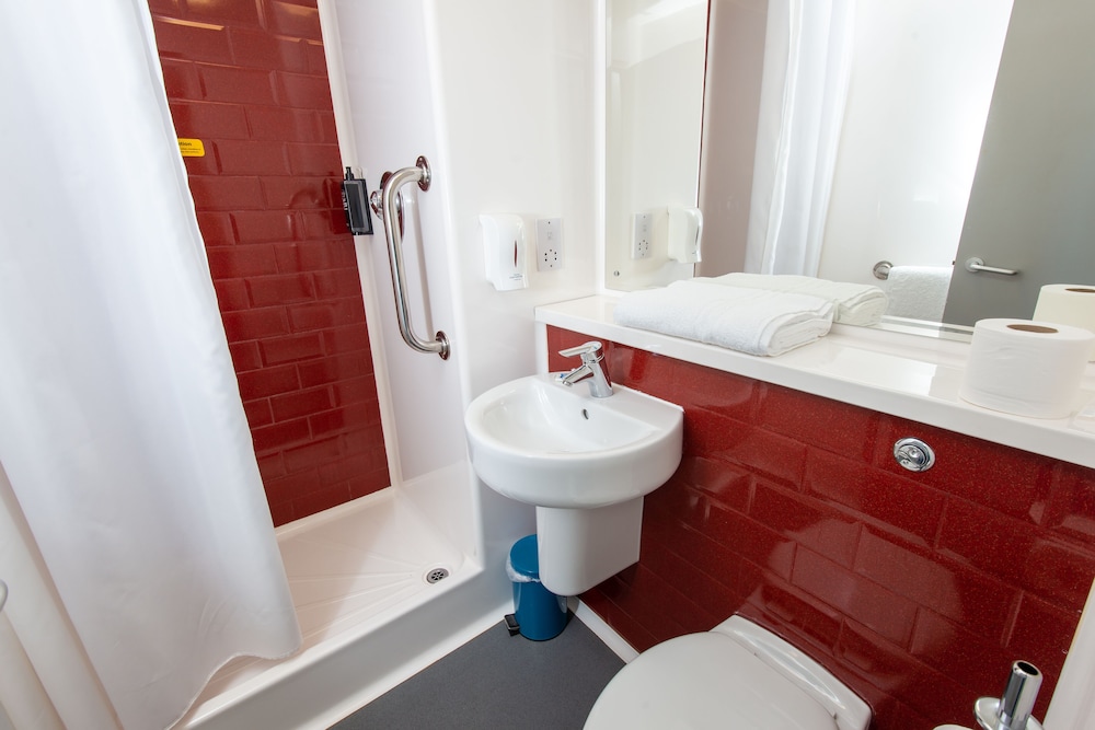 ibis Budget Portishead Marina 13/16