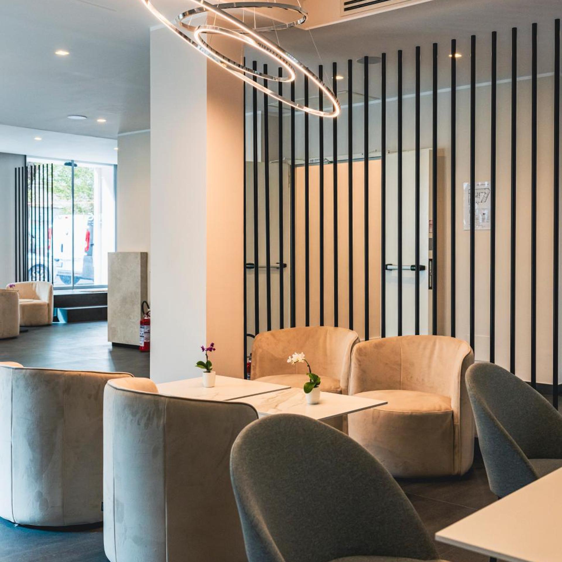 J Maluni City Hotel 33/49