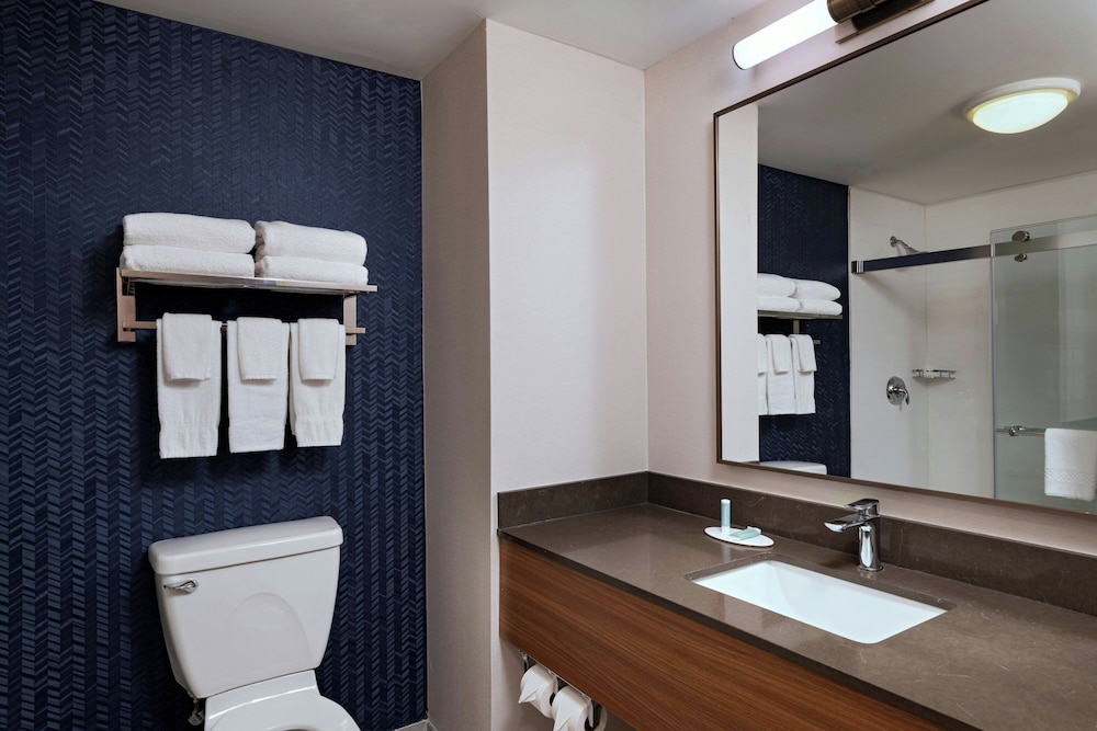 Fairfield Inn Suites By Marriott Edison South Plainfield 48/49