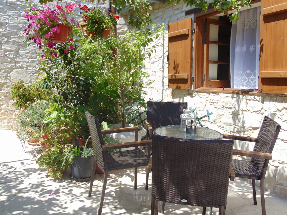 Charalambos Holiday Cottage 33/50