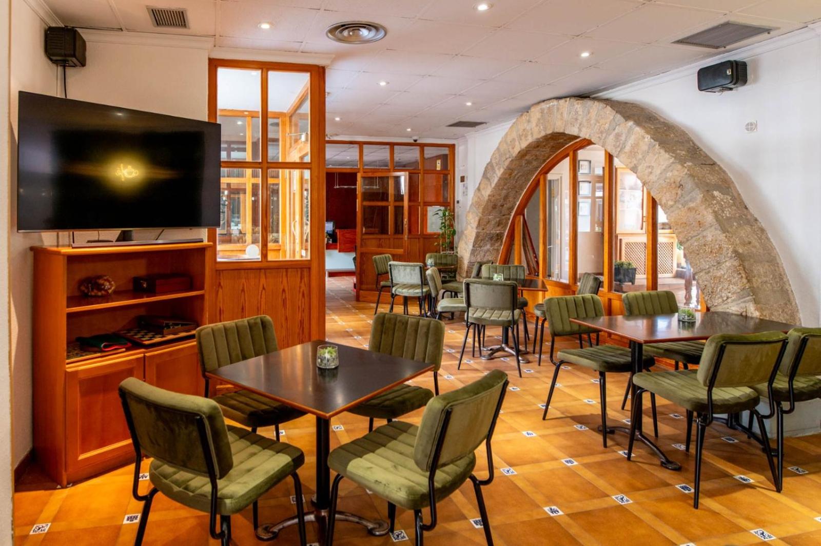 Hotel Rey Don Jaime 46/55