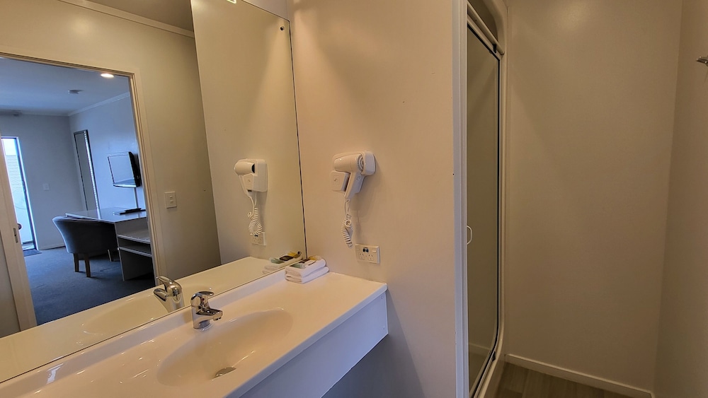 Manukau Motor Lodge 53/58