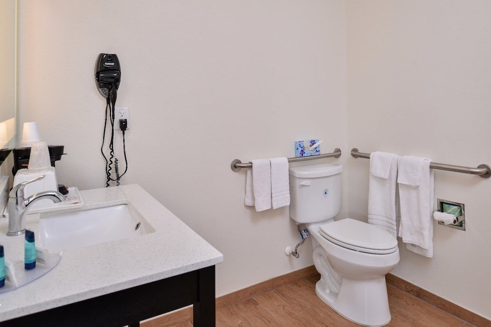 Americas Best Value Inn photo3