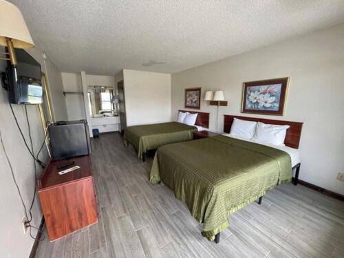 Gateway Inn 8/13