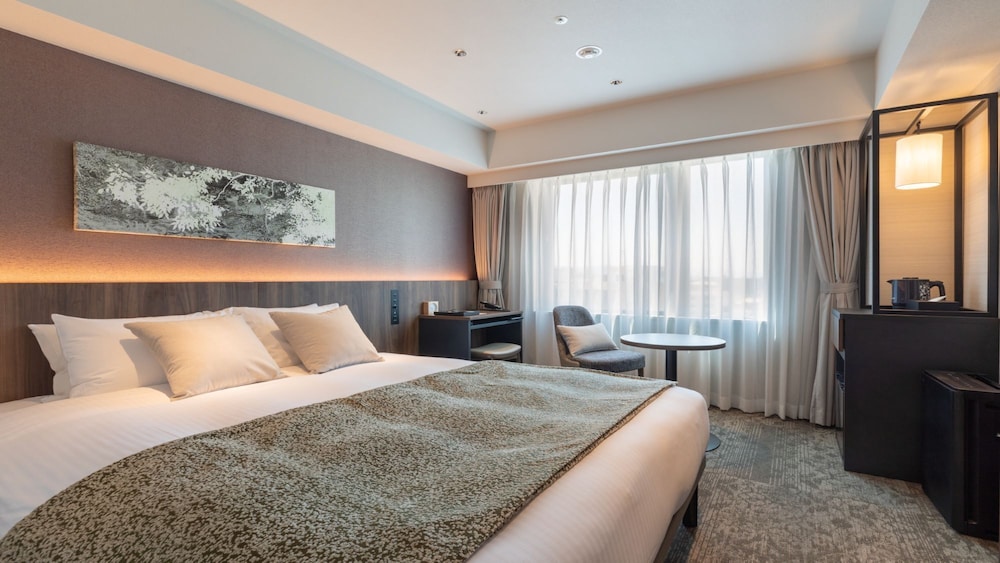 ROOM, QUEEN BED