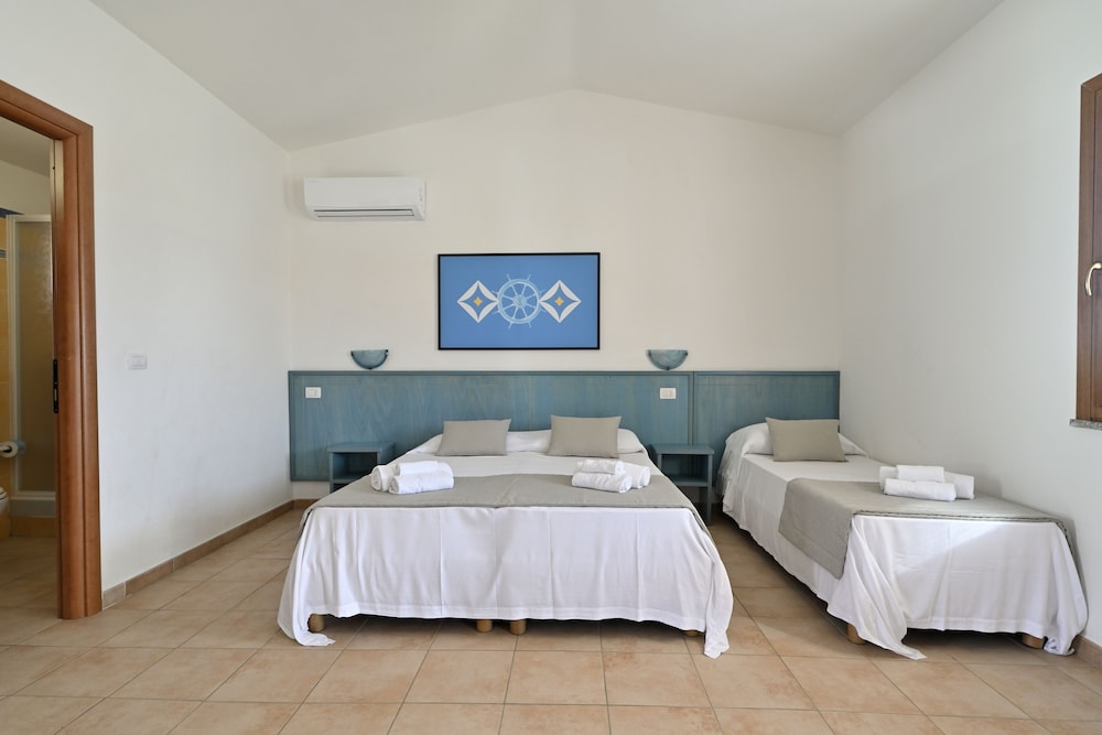 Mimose Beach Village 15/50