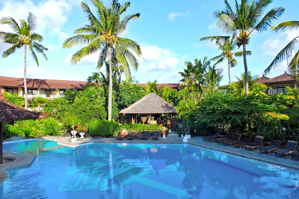 Palm Beach Hotel Bali 32/38