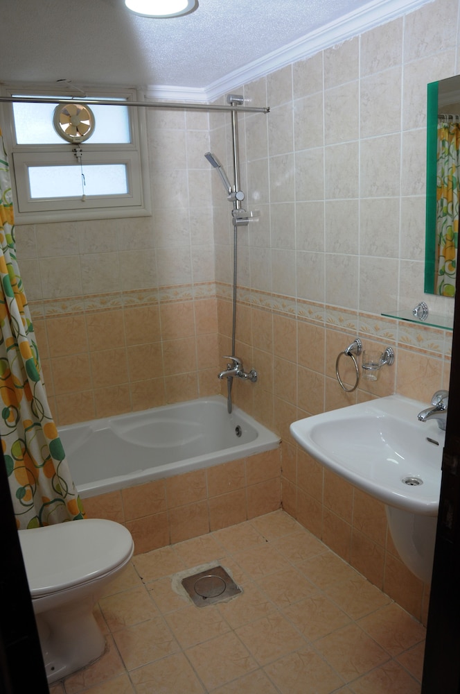 Arinza Tower 44/45