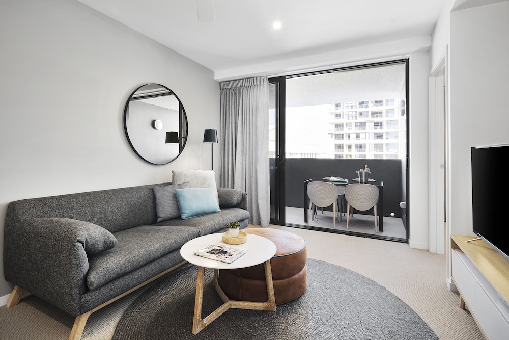 ALCYONE HOTEL RESIDENCES 34/61