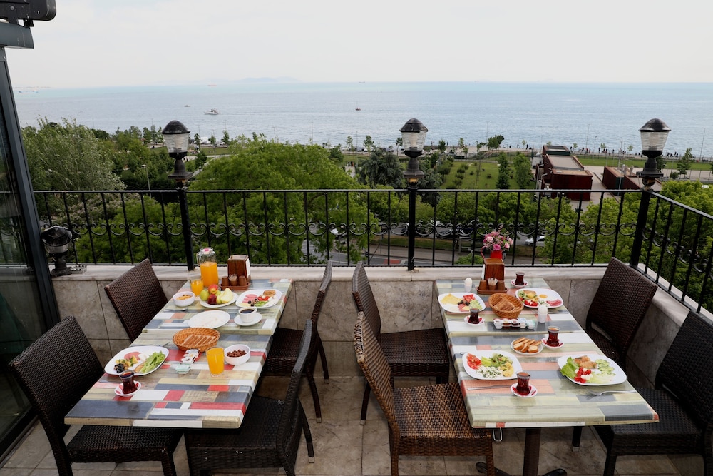 Sea House Suites 34/50