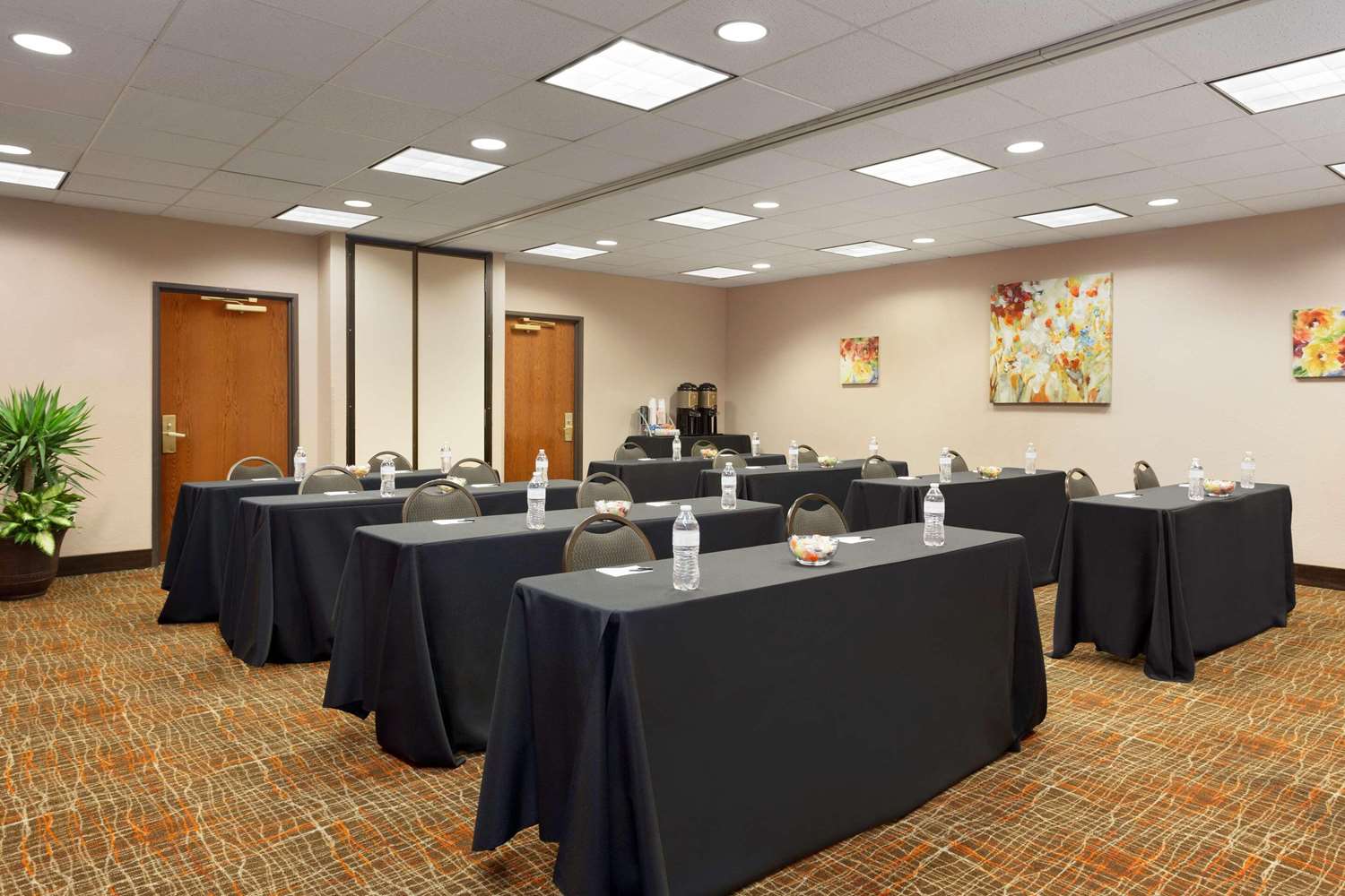 Country Inn & Suites by Radisson, Wolfchase-Memphis, TN 17/18