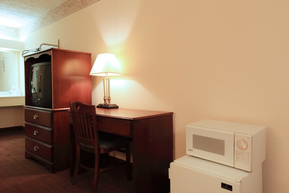 Americas Best Value Inn-North Capital 12/14