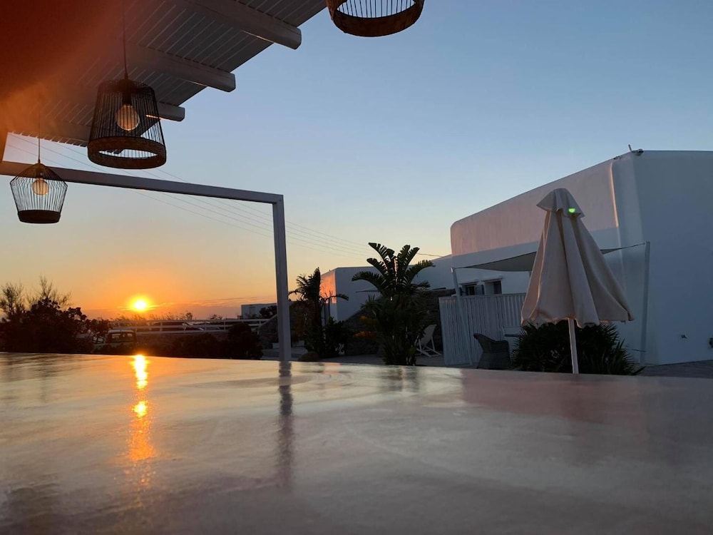 Queen Boutique Suites 26/38