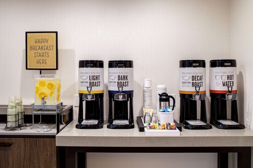 Hampton Inn and Suites Indio, CA 38/43
