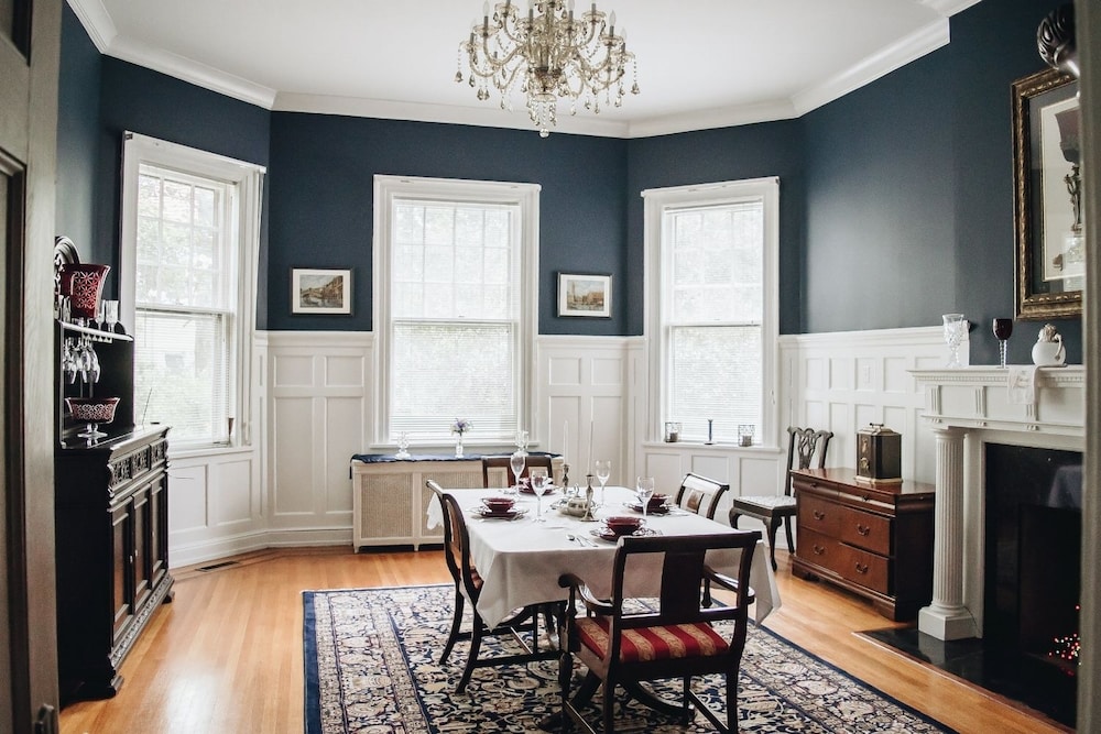 1912 Bed and Breakfast 44/59