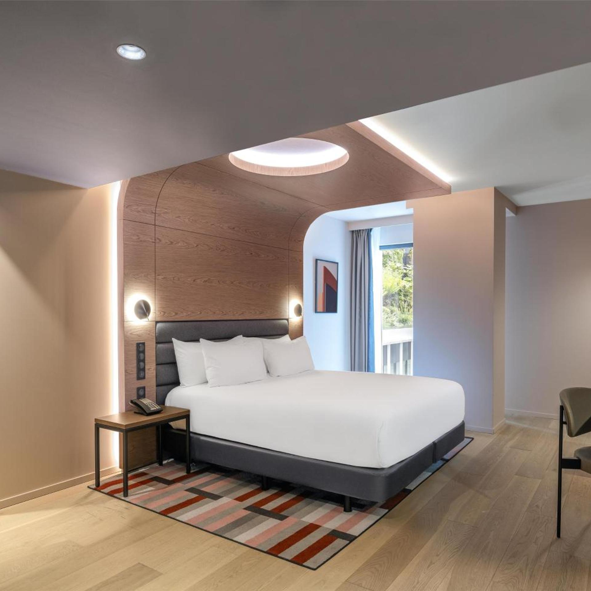 Grand, Premium, Double Bed