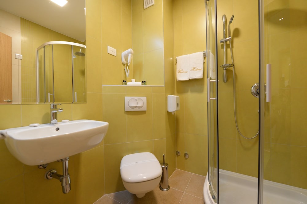 Hotel Hedonic 40/50