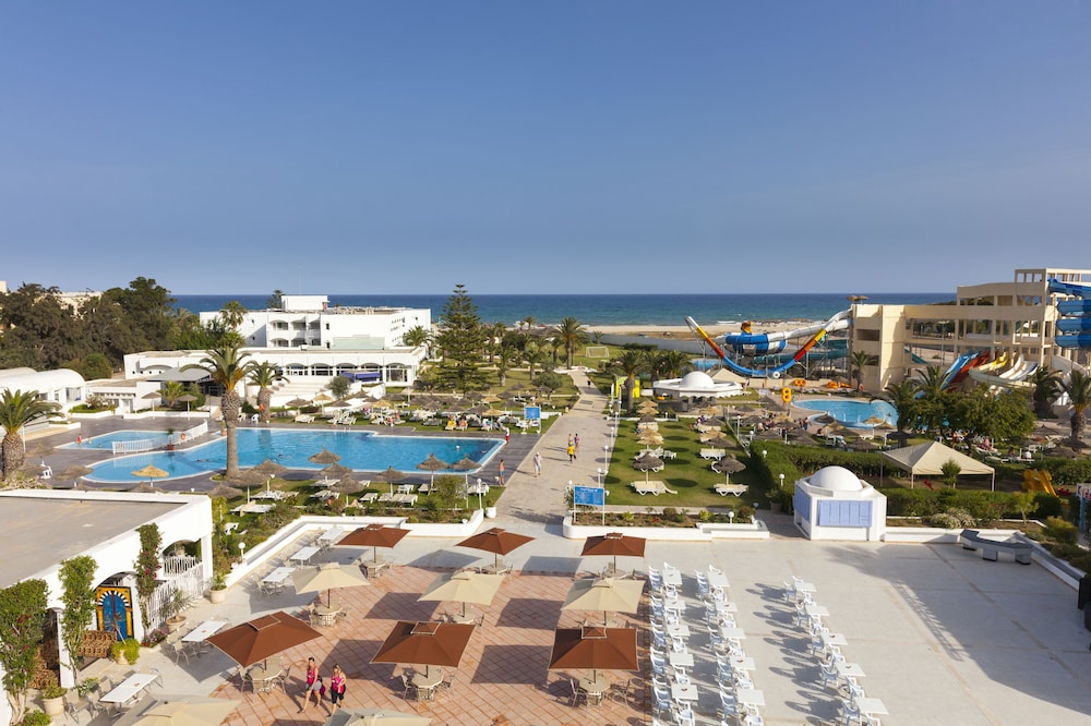 Caribbean World Venus Beach 52/64