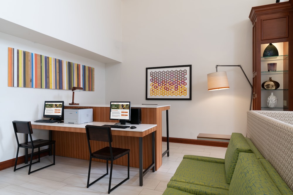Holiday Inn Express Prince Frederick 47/56