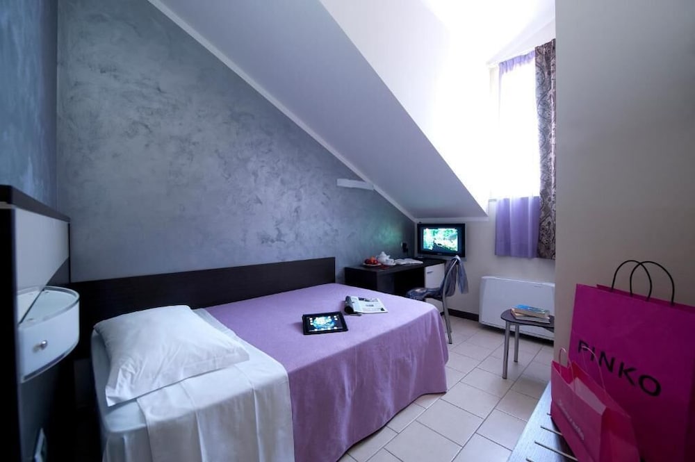 HOTEL IDEALE 18/44