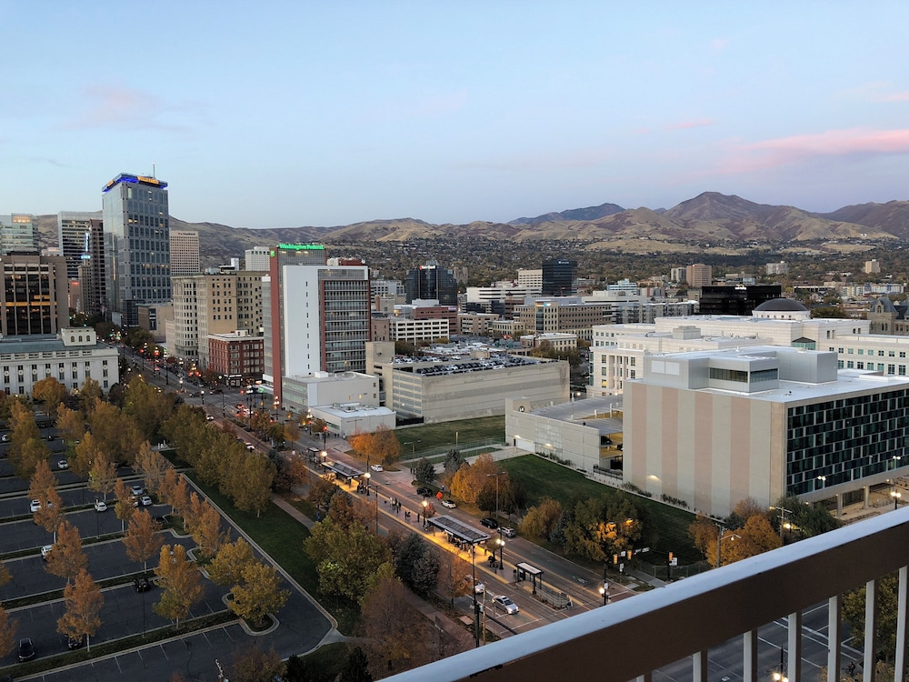Little America Hotel Salt Lake City 67/70
