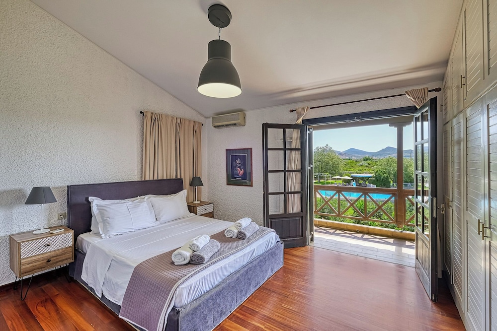 Orange Grove Villa 9/50